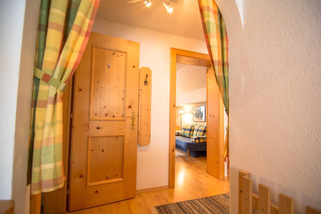 Hotel Guggenbergerhof Maria Luggau Habitación foto