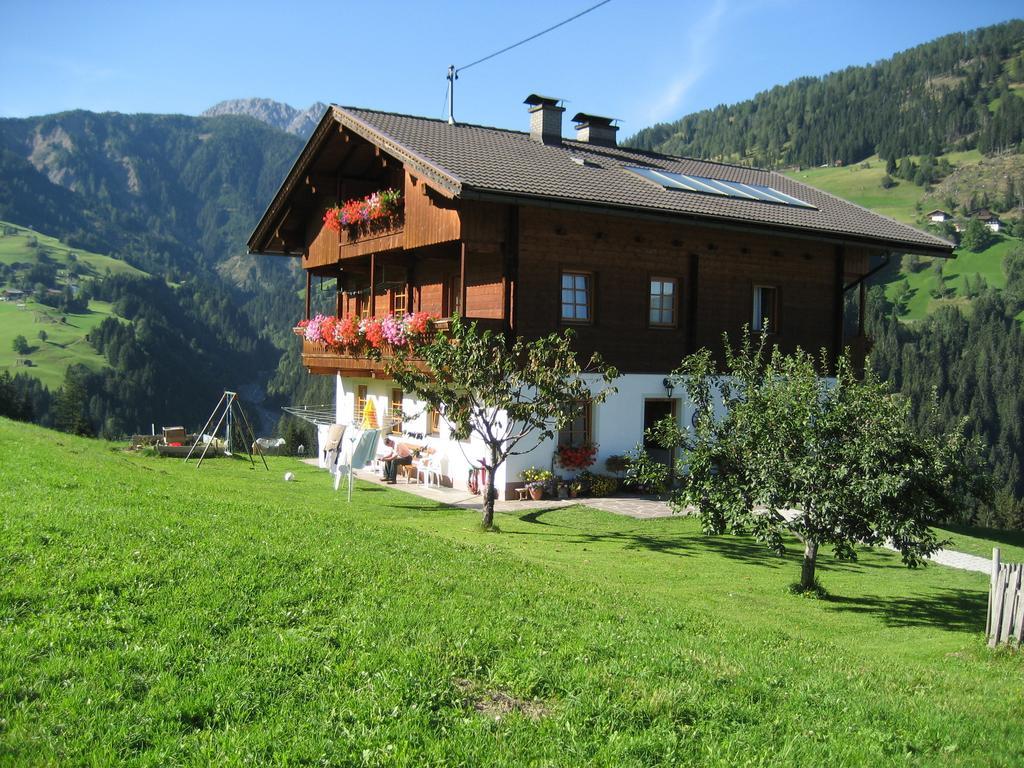 Hotel Guggenbergerhof Maria Luggau Exterior foto